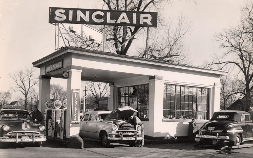 a group of cars parked outside a building