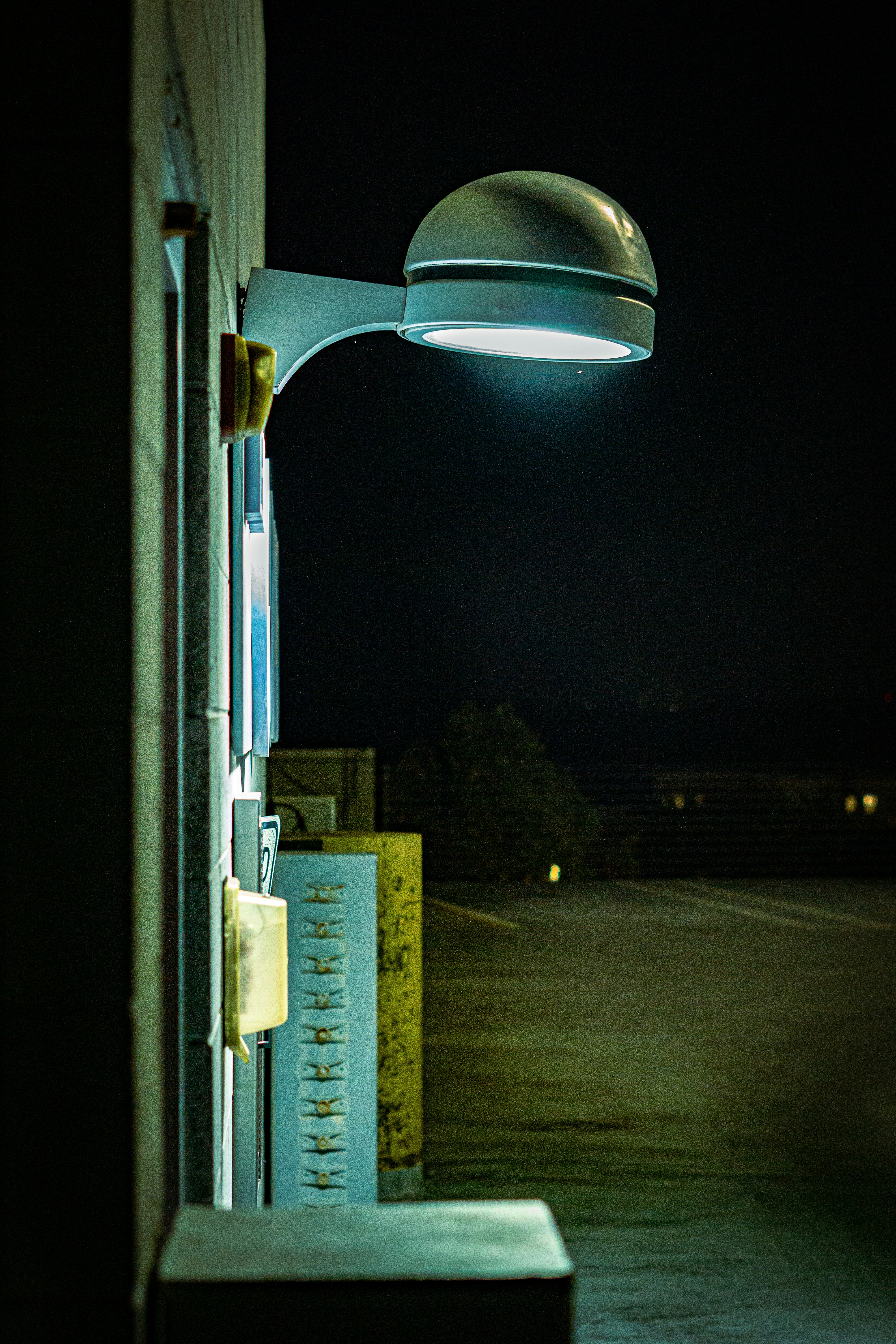 A light on a wall photo – Free Lighting Image on Unsplash