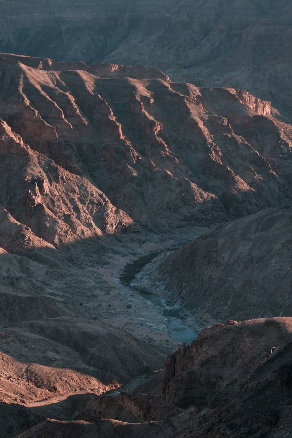 a river running through a canyon