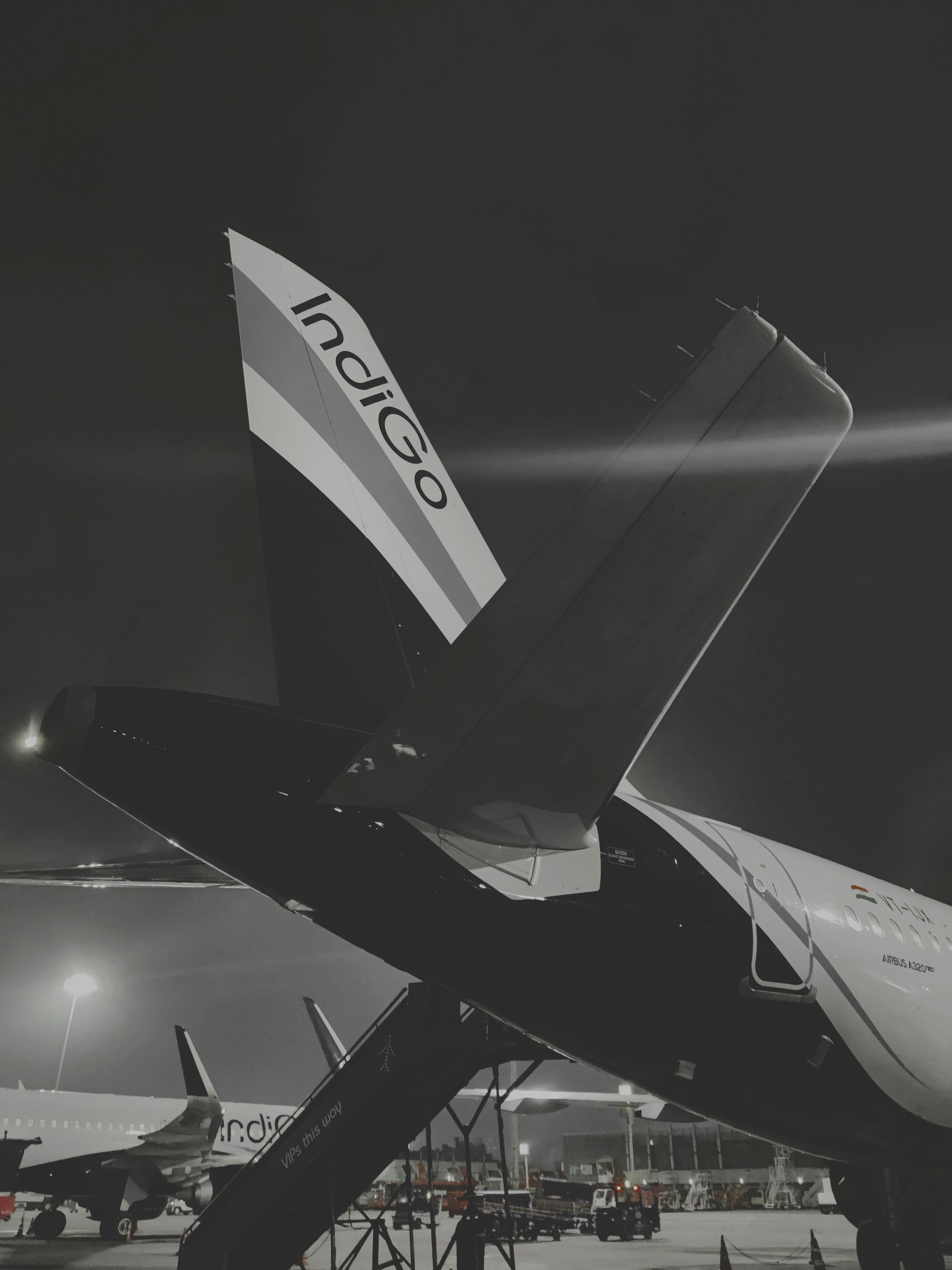 photo-1665522336958-ea16d16532bc