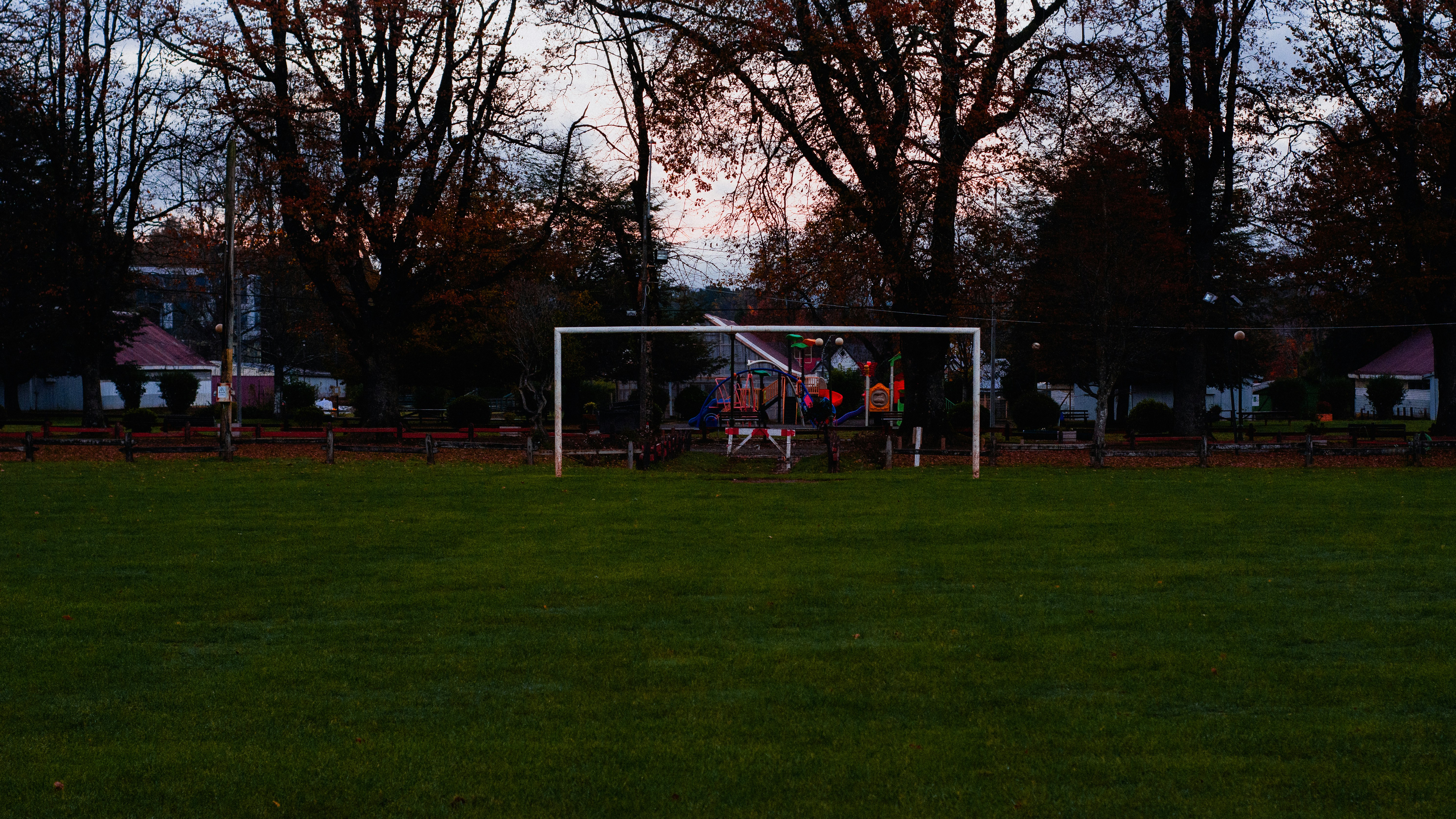 Gawang sepak bola di lapangan