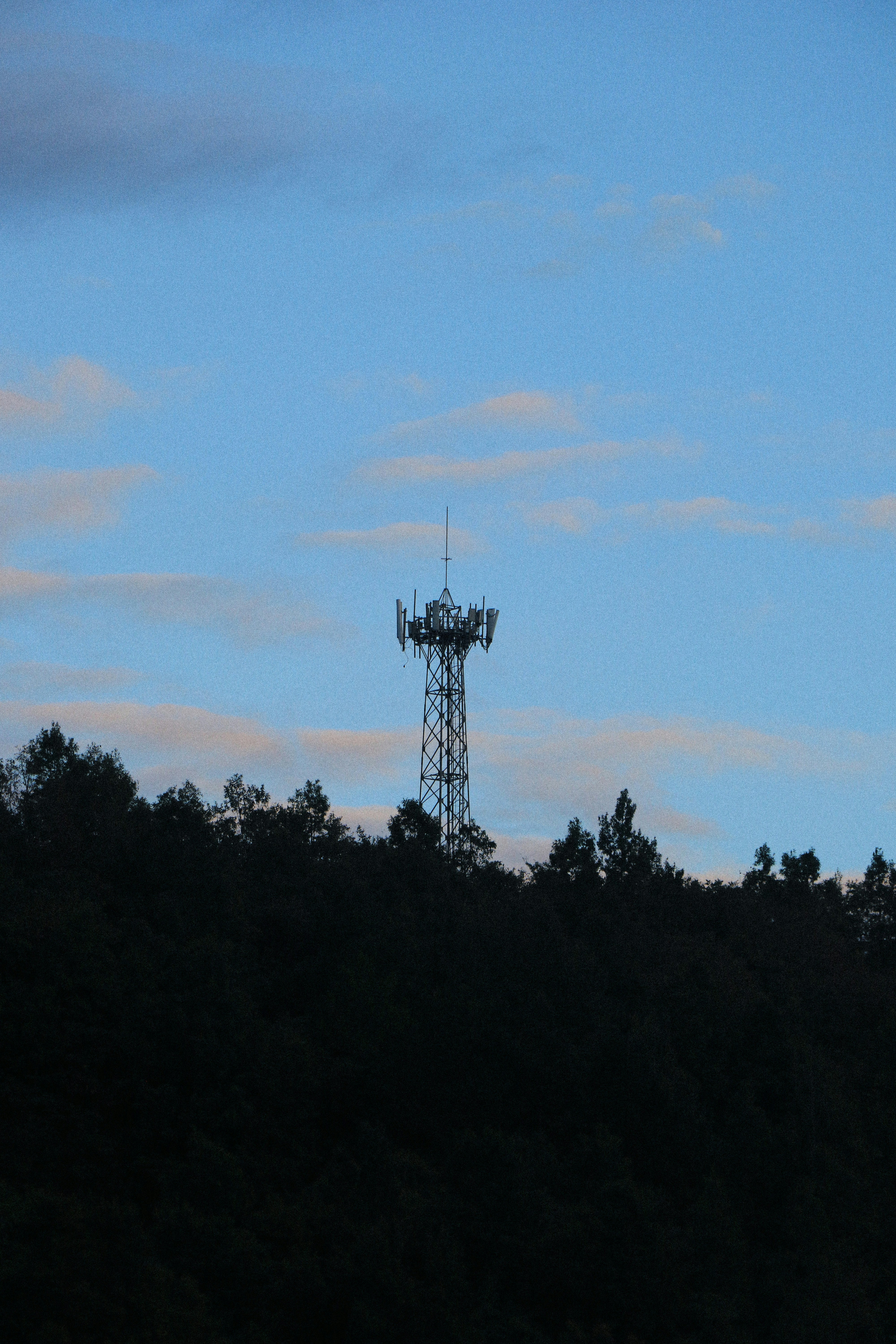 uma torre à distância