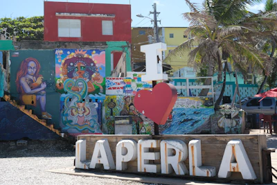 Map highlighting the different La Perla del Café locations across the city.
