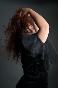 Elegant Black Waves