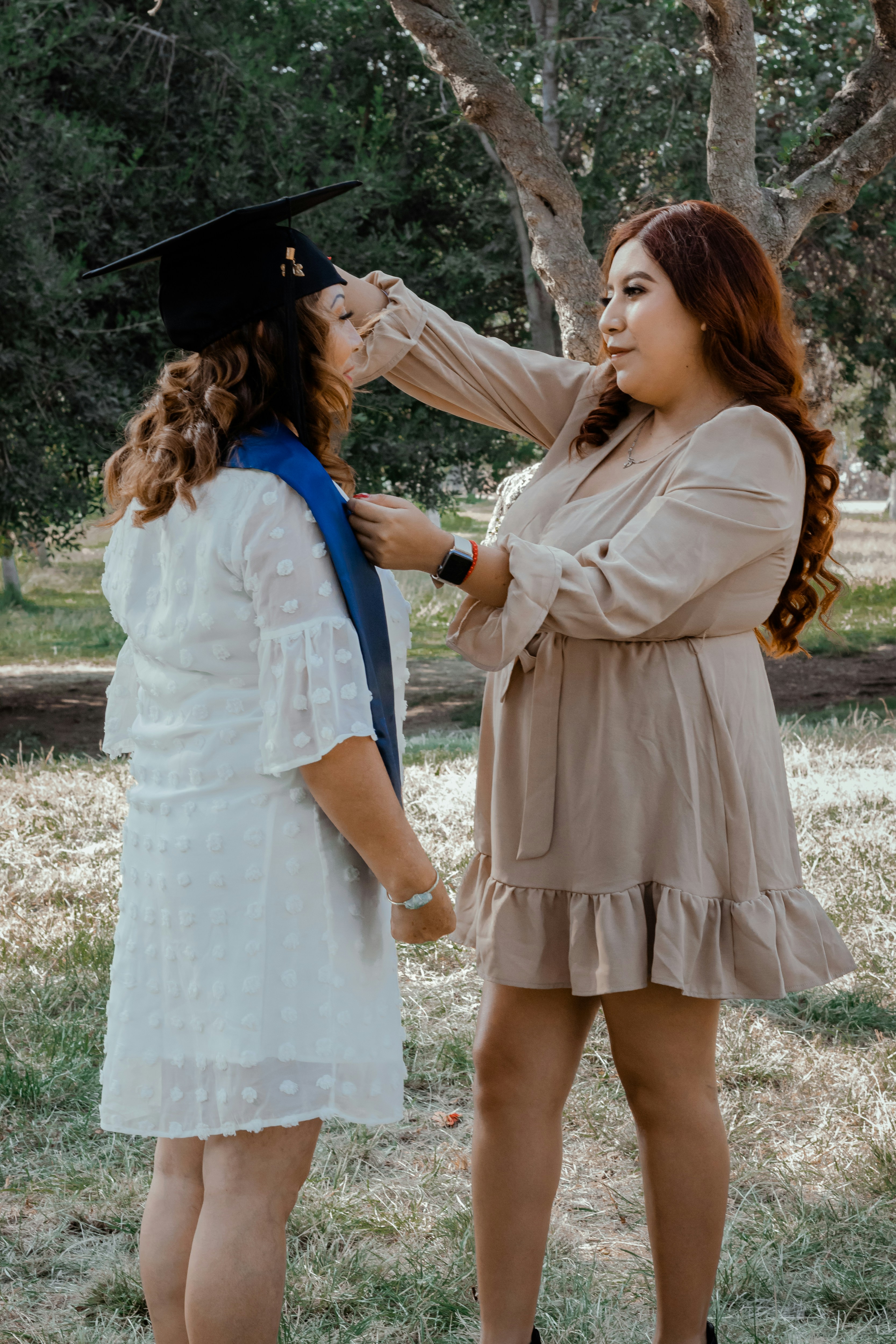 Graduation is always one of the biggest moments of your life, whether it's from high school, college, or grad school. Unsplash has a gorgeous collection of graduation pictures, so you can depict it the right way. 100% free to use!