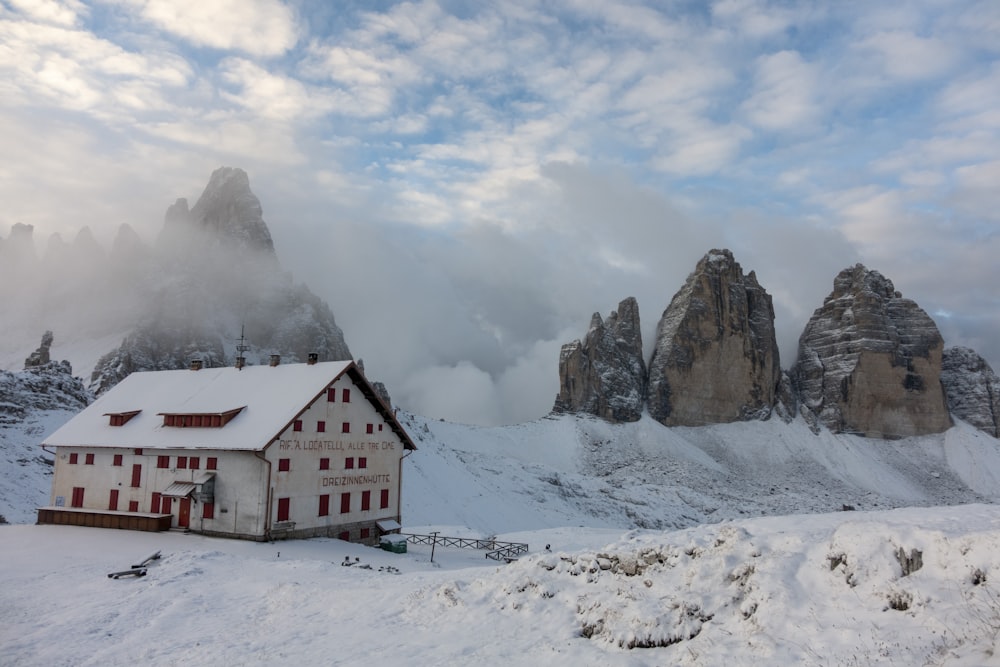 a building in the snow