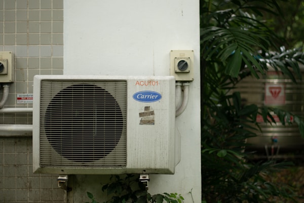 AC unit and cooling vent