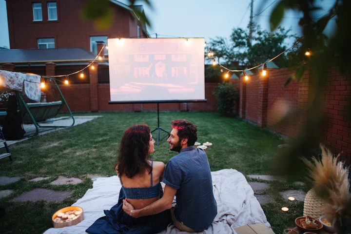 100-inch projector screen with stand