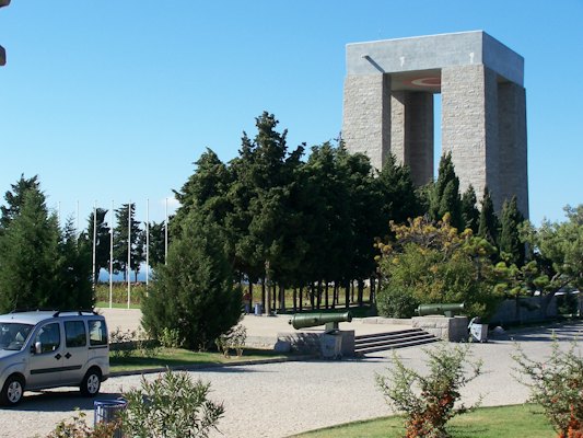 A building with a tower and trees — Çanakkale, Turkey