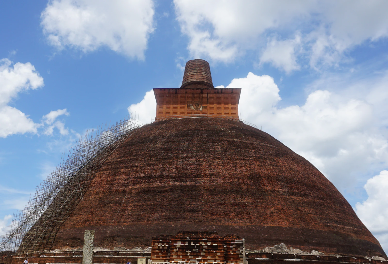 Sacred Ruwanwelisaya Stupa glowing white in Anuradhapura