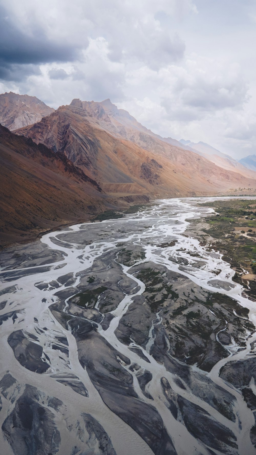 a river running through a canyon