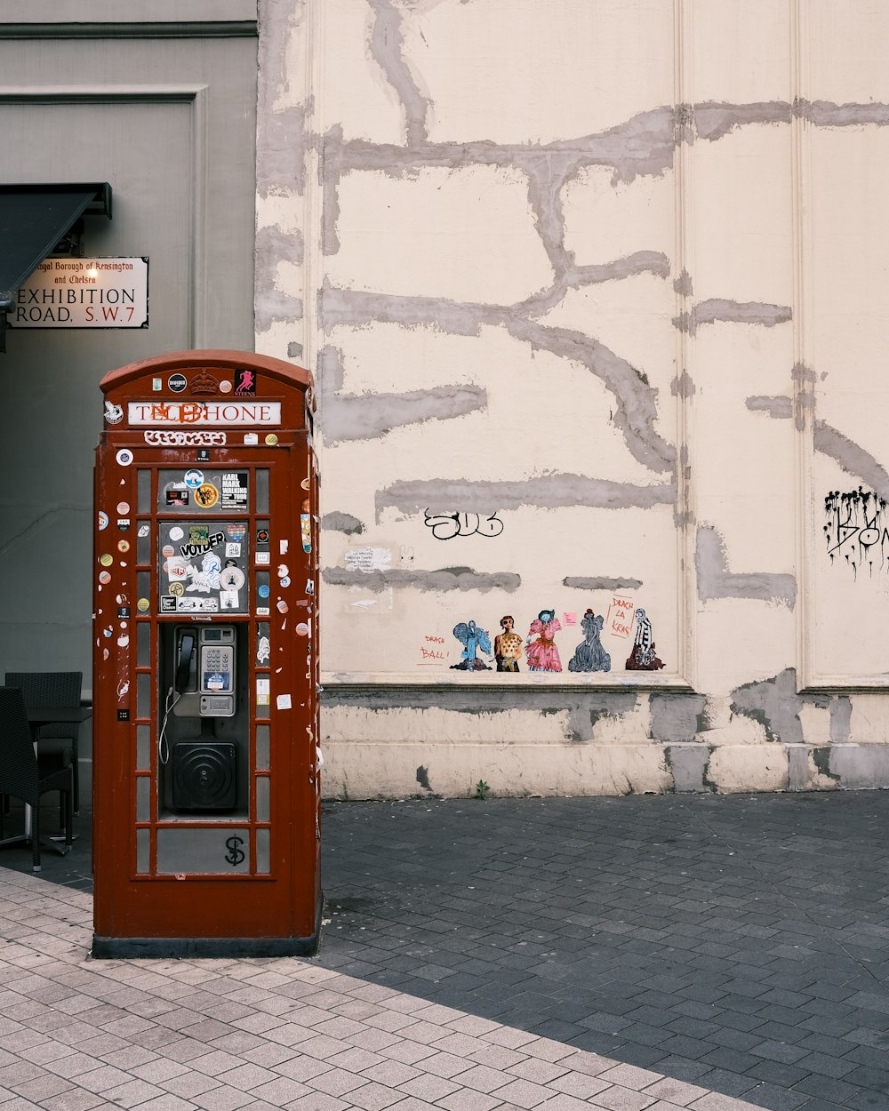 a red telephone booth