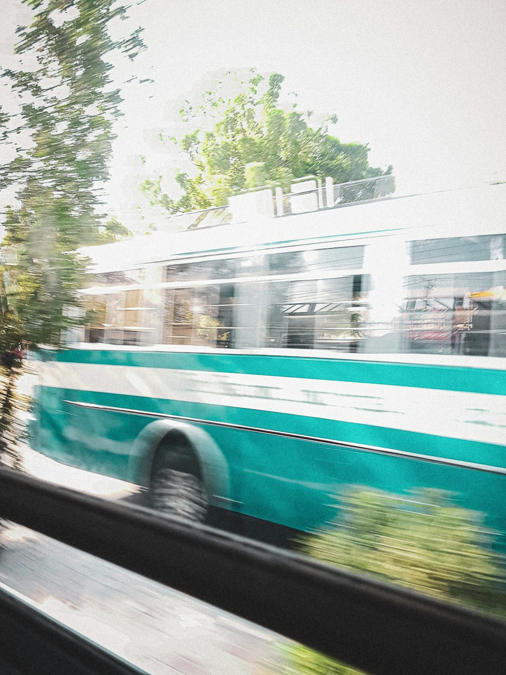 a bus parked in front of a building