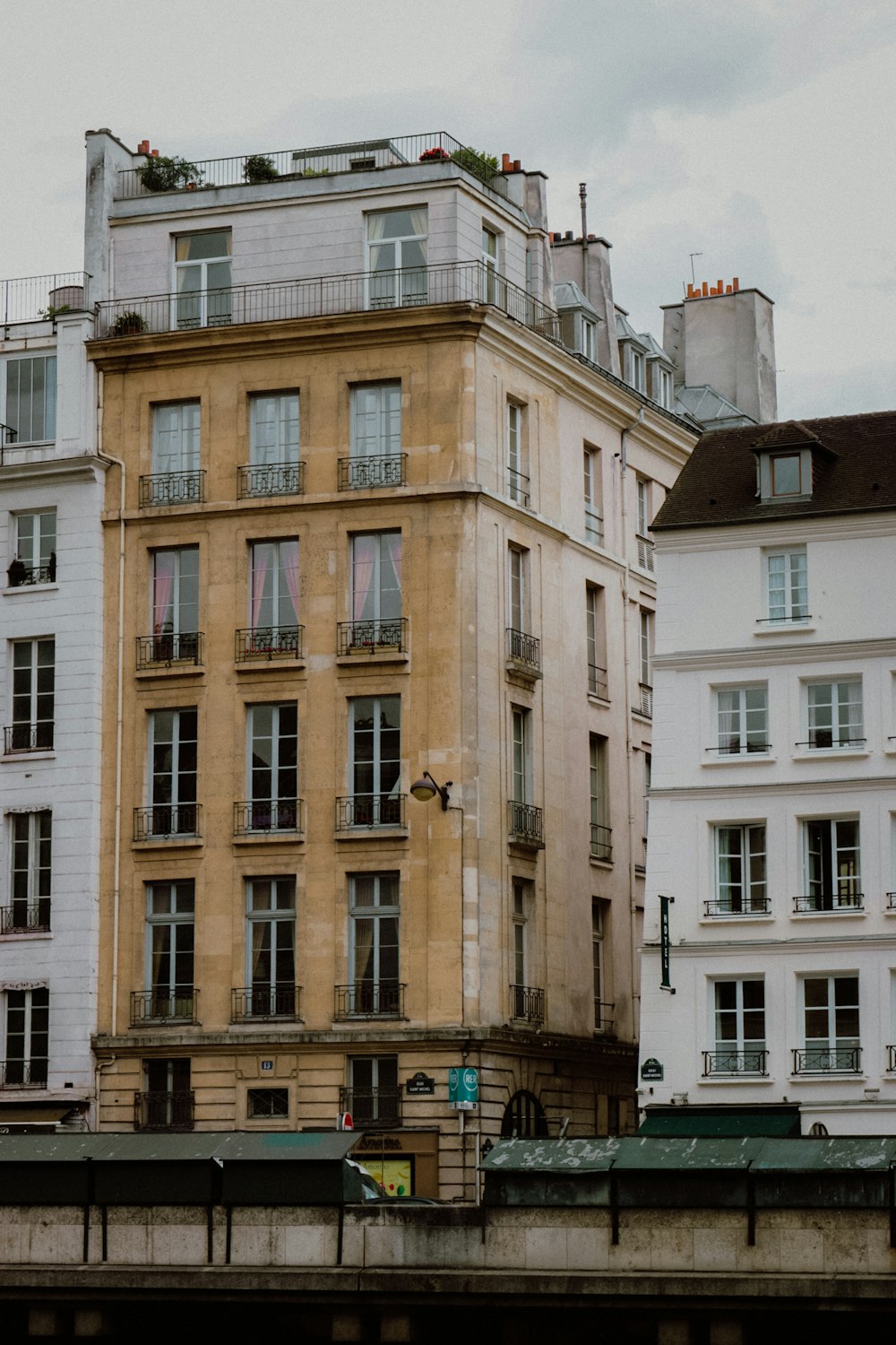 a building with many windows