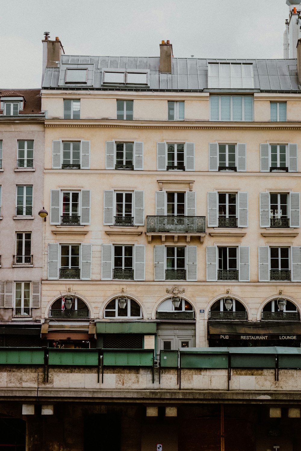 a building with many windows