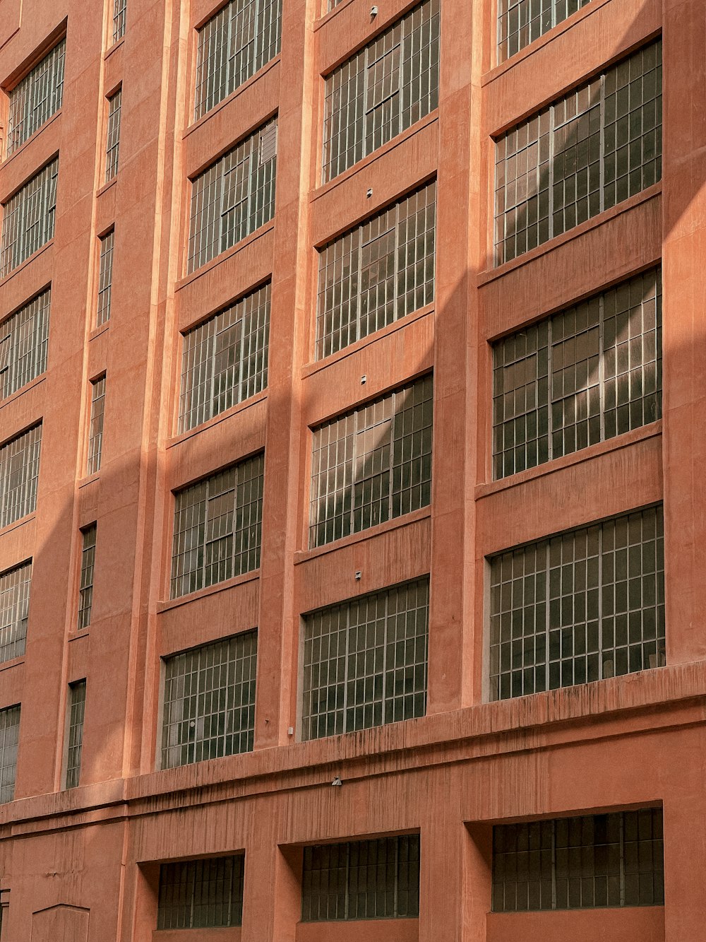 a building with many windows