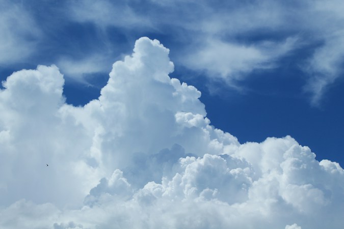 Image de Aws annonce une baisse de prix généralisée de ses services cloud : opportunités pour les PME
