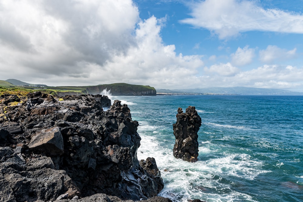 a rocky coast line