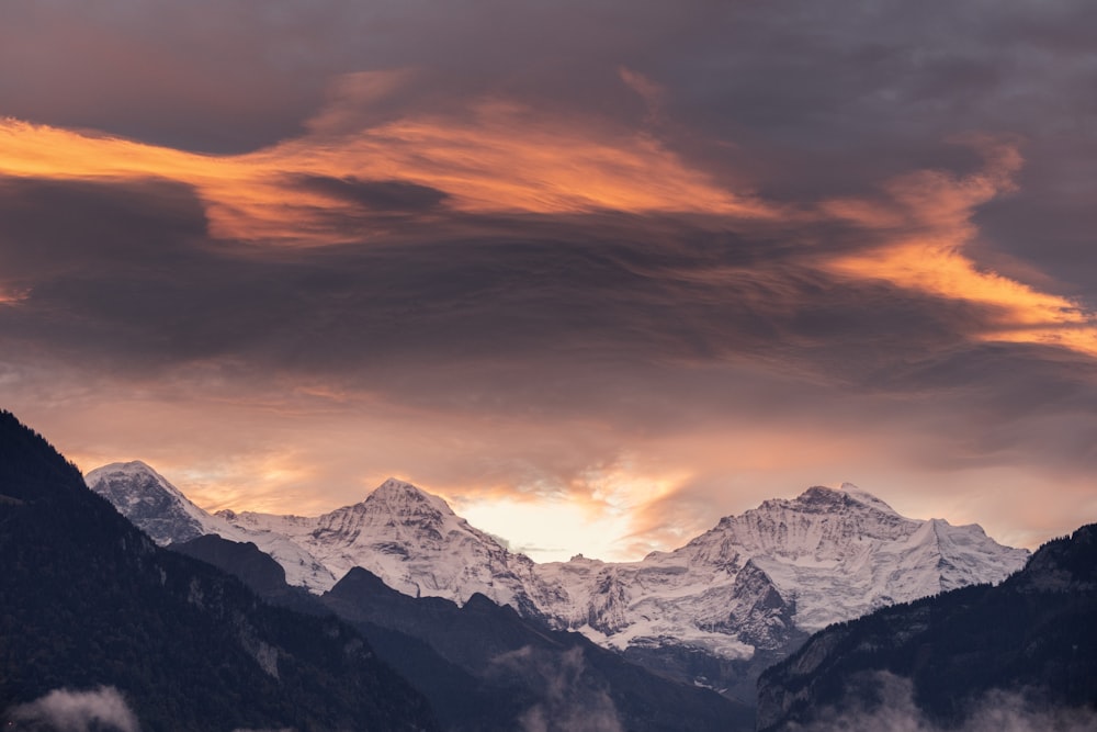 a snowy mountain range