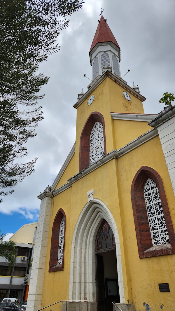 Exploring Papeete: A Guide to Local Cuisine & Famous Restaurants