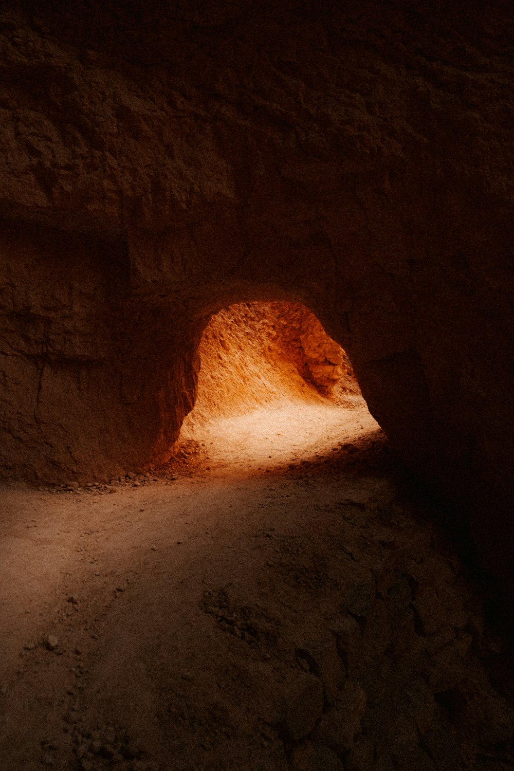 Eine Felsformation in einer Höhle