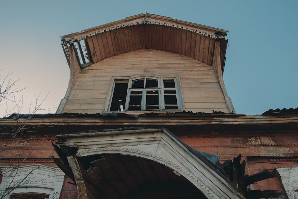 a building with a round window