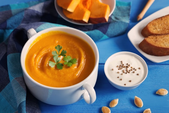 Uma deliciosa sopa de abobora com gengibre 