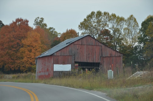 A scenic view of the barn at Route 66.
