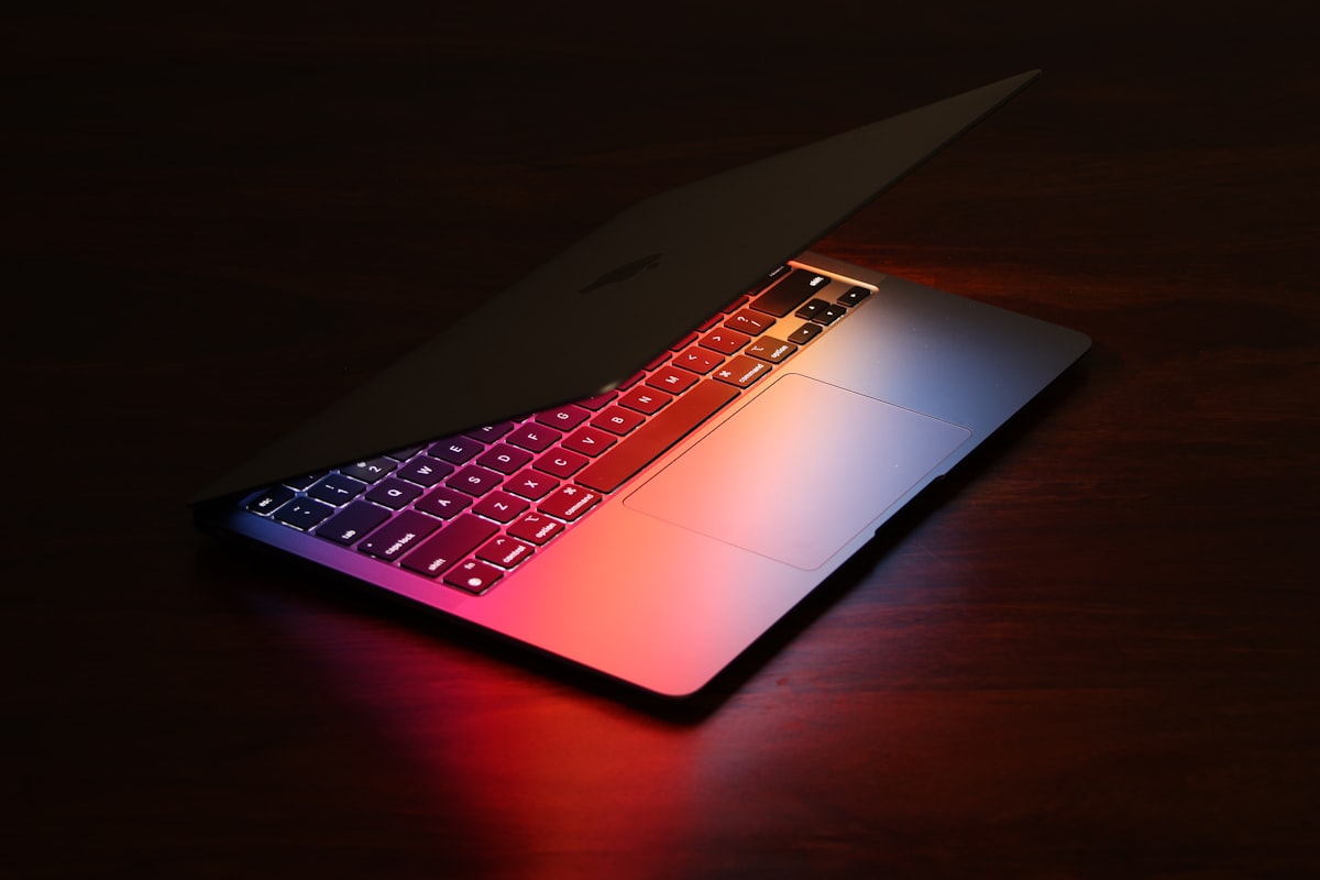 Odkryj najnowszą funkcję Badgeify: Niestandardowe kolory podświetlenia powiadomień. Ulepsz pasek menu macOS i łatwo rozróżniaj powiadomienia z różnych aplikacji lub grup.