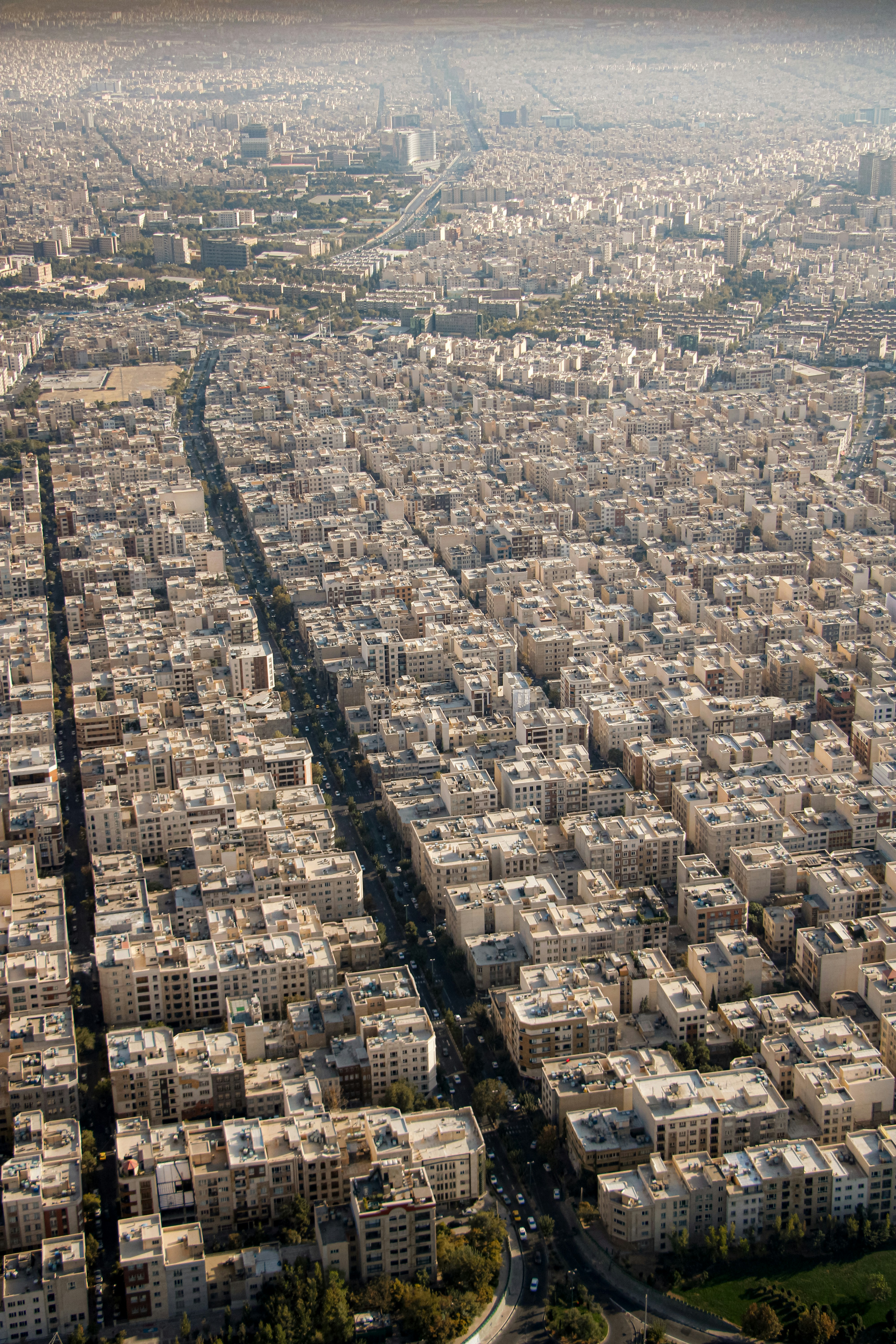una veduta aerea di una città