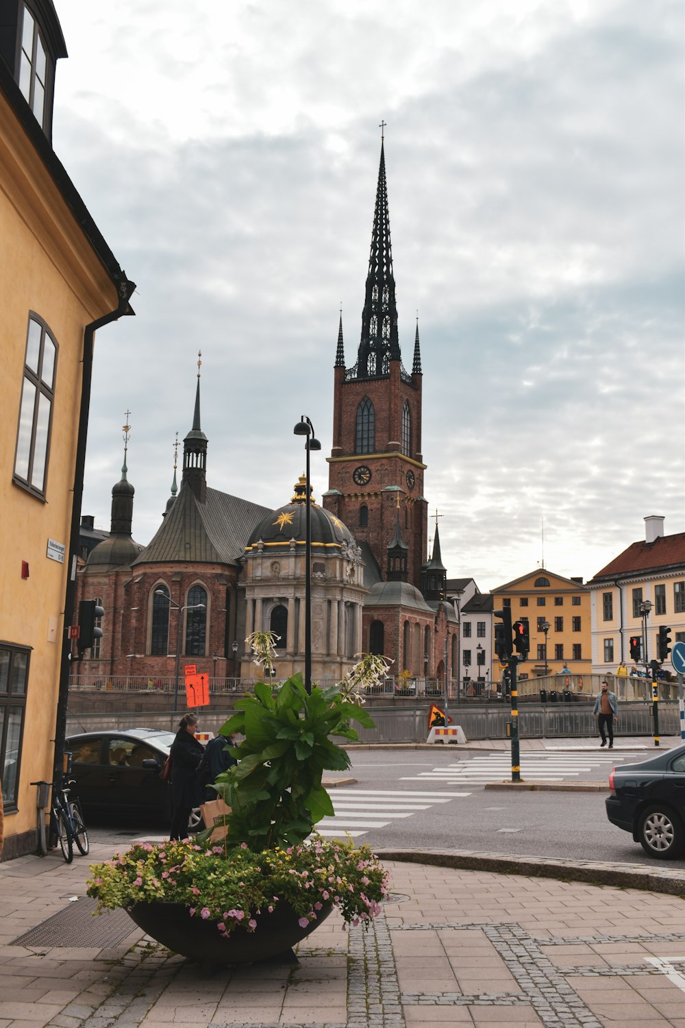 um grande edifício com a Igreja de Riddarholm
