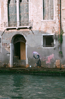 a building with graffiti