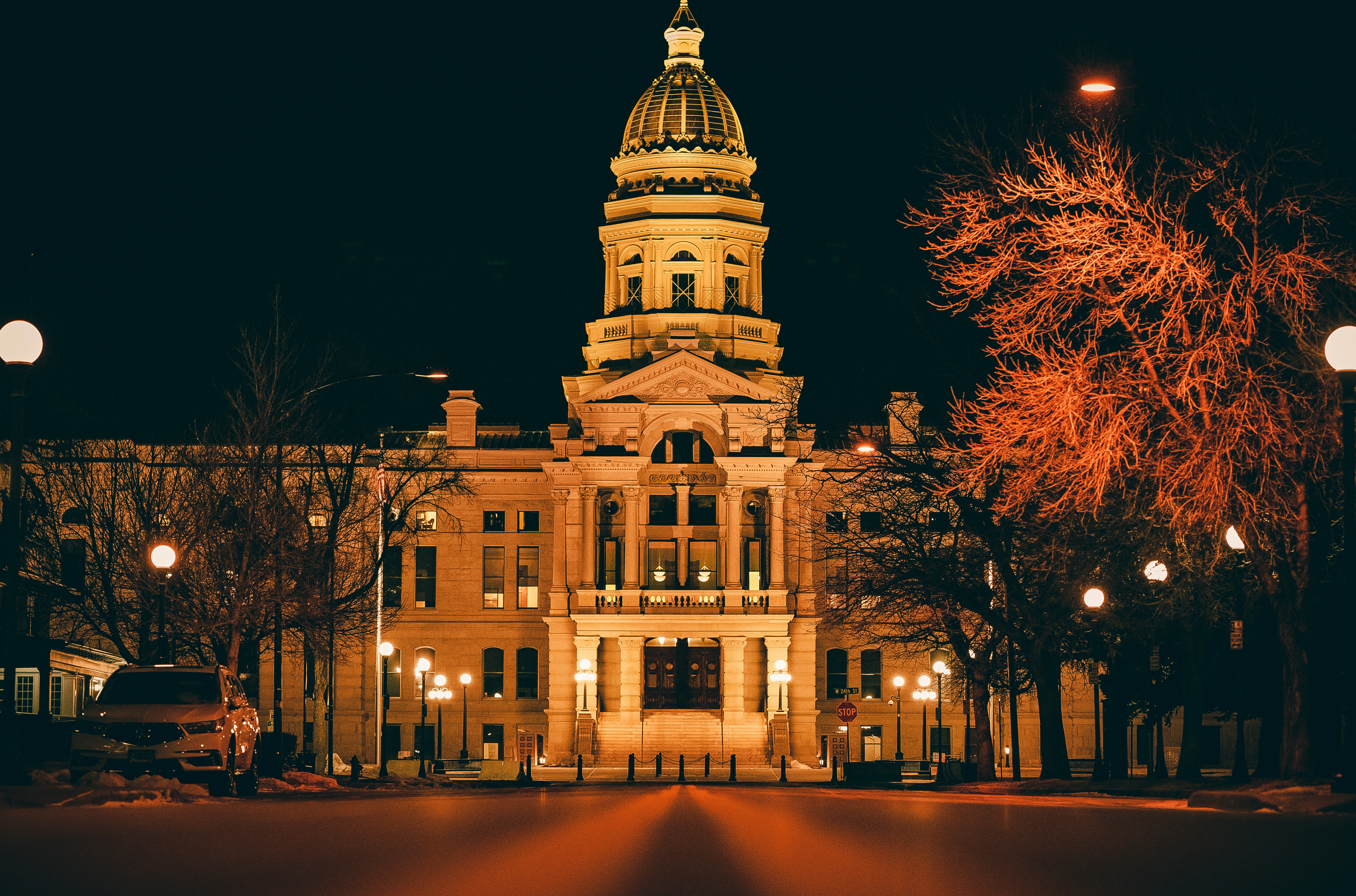 photo-1666190156271-e8e47baaf1c1?ixid=M3wxMjA3fDB8MXxzZWFyY2h8Mnx8bGlmZSUyMGluc3VyYW5jZSUyMHBvbGljeSUyMG9rbGFob21hfGVufDB8fHx8MTc1MDMwNzczOHww\u0026ixlib=rb-4.1.0
