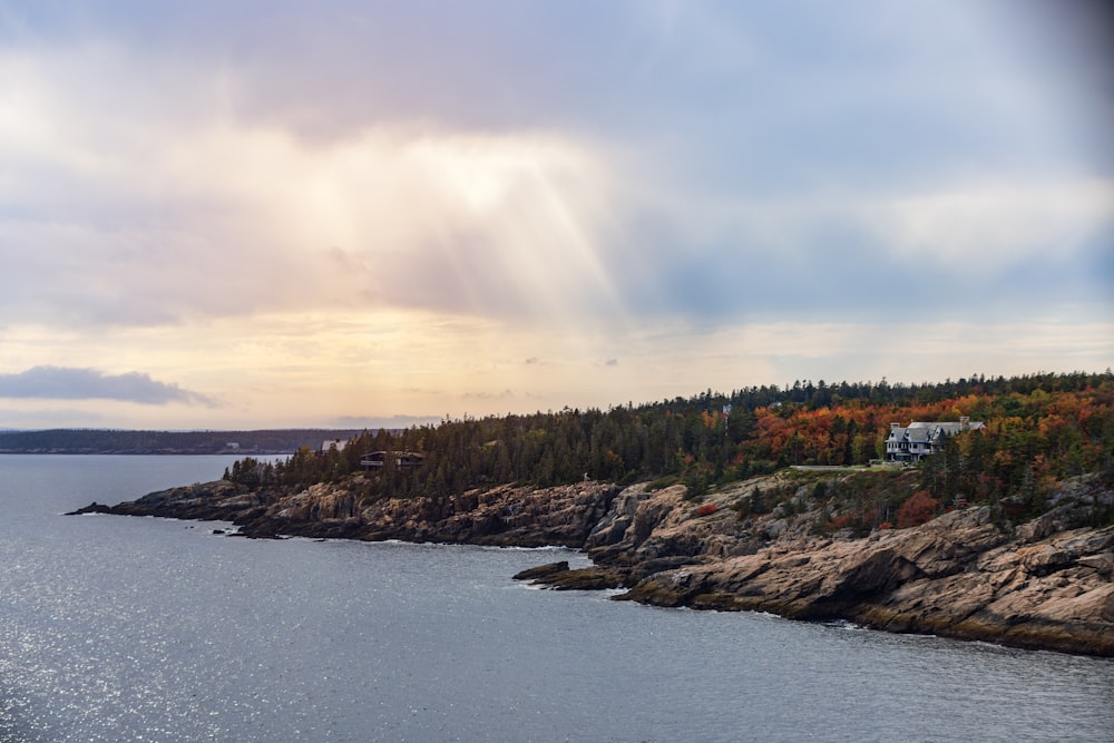 a rocky coast line