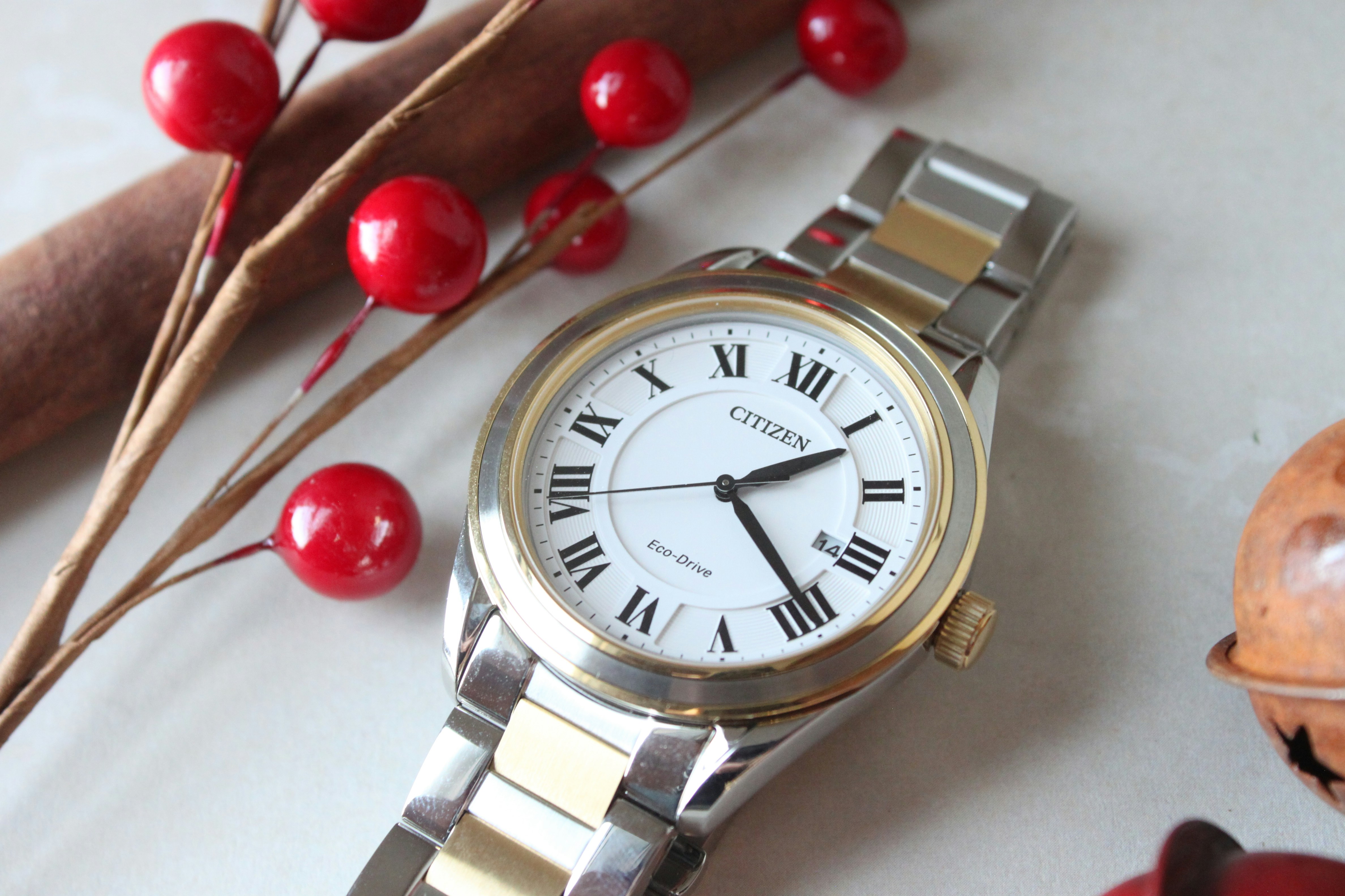 un gros plan d’une montre