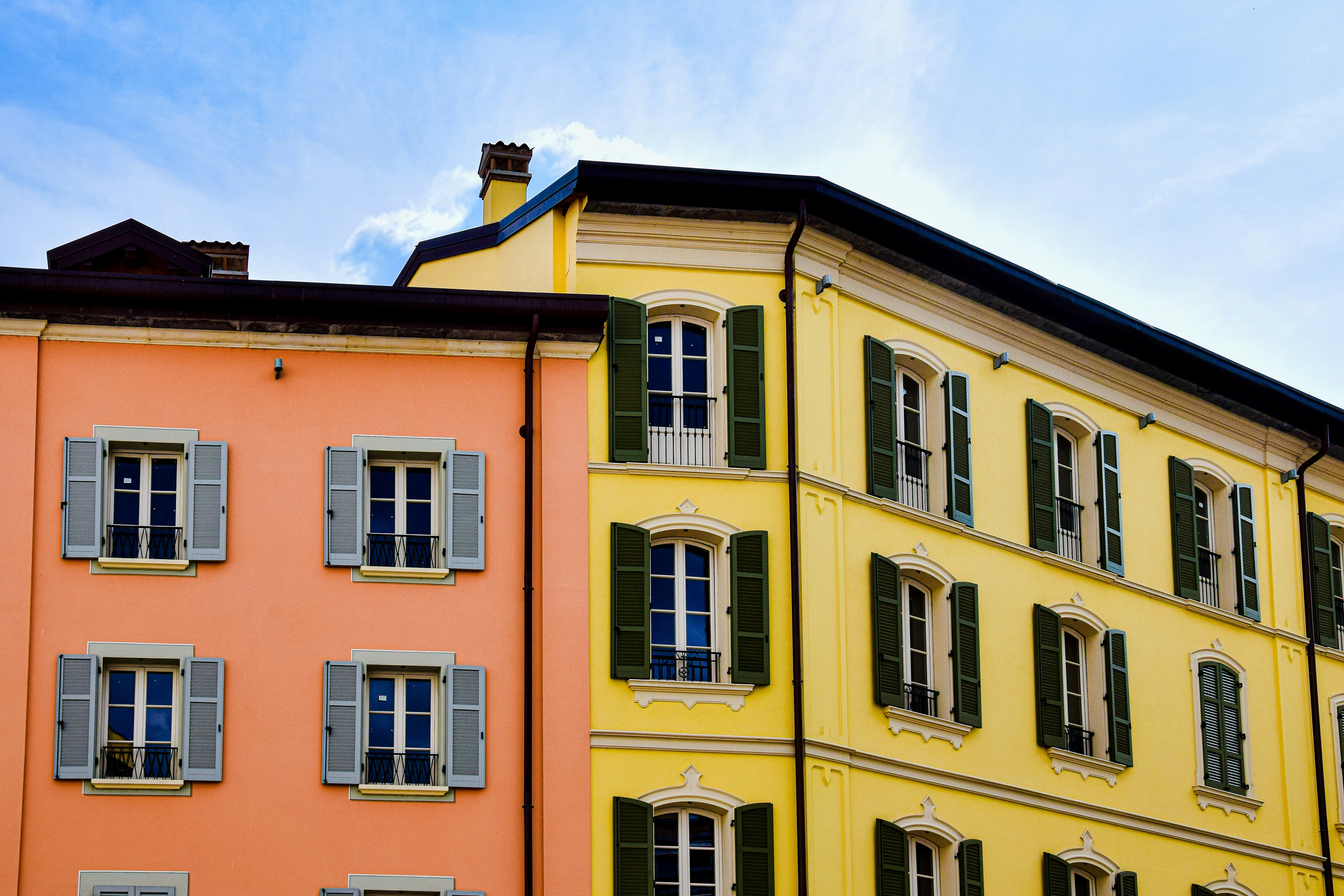A row of colorful buildings photo – Free Travel Image on Unsplash