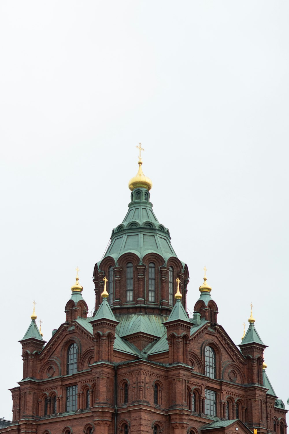 a large building with a green roof