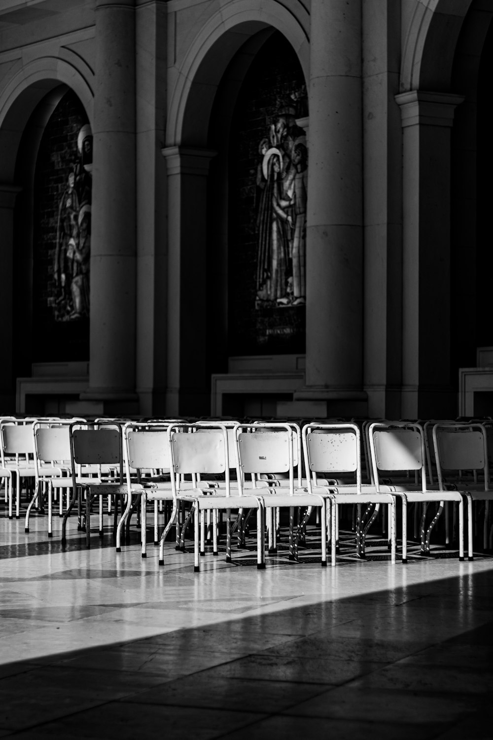 a row of chairs in a room