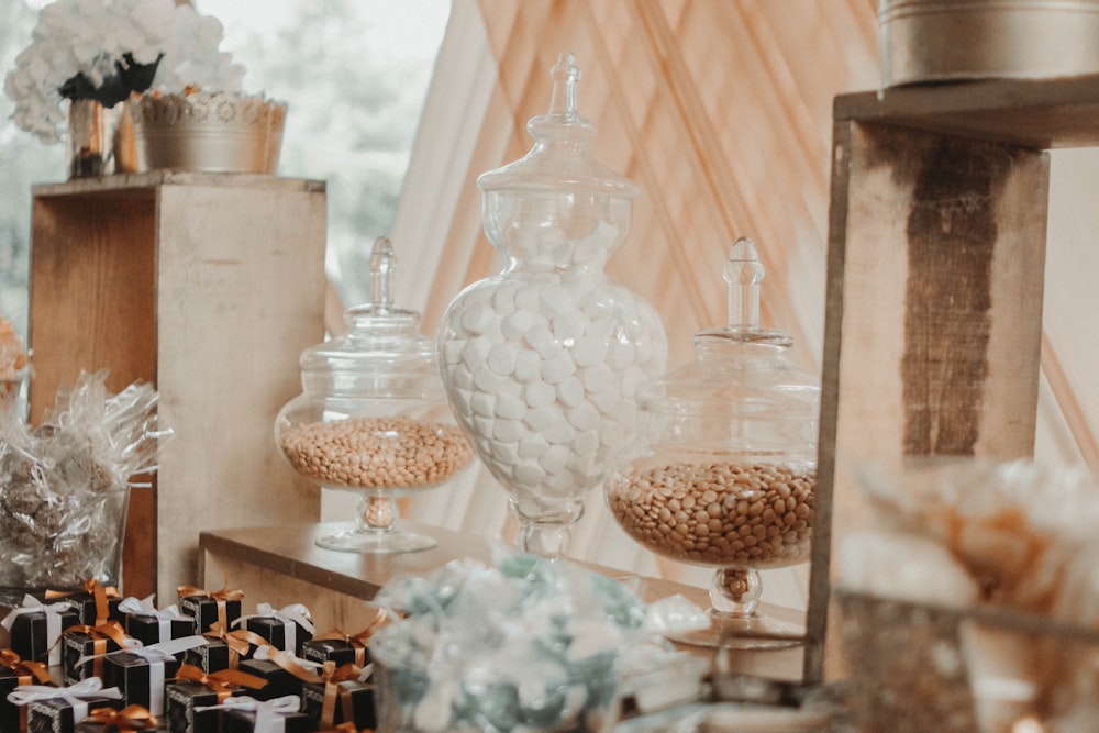 a glass vase with flowers