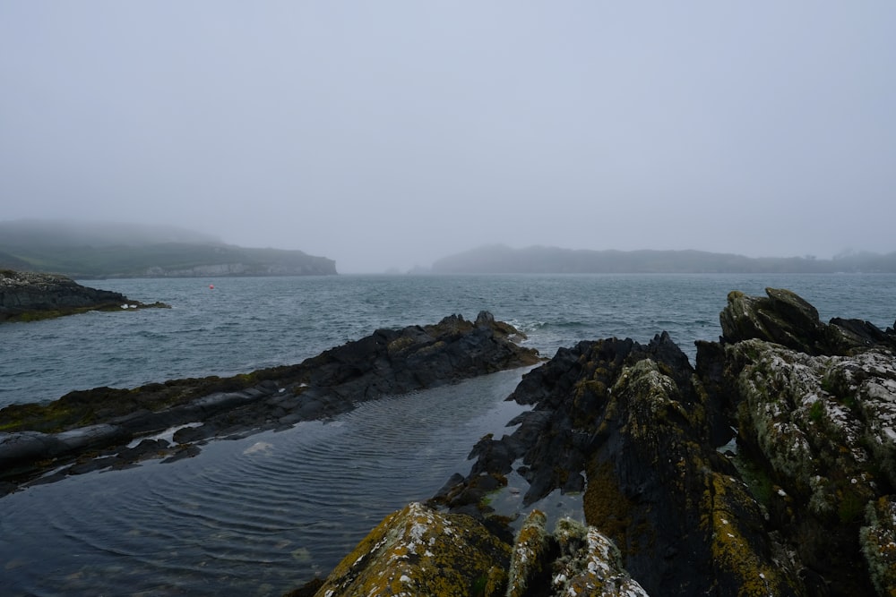 a rocky coast line