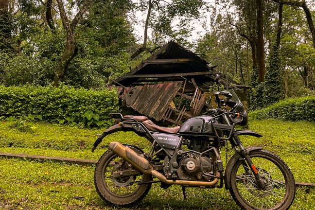 A vintage Royal Enfield Himalayan Himalayan rental in Goa