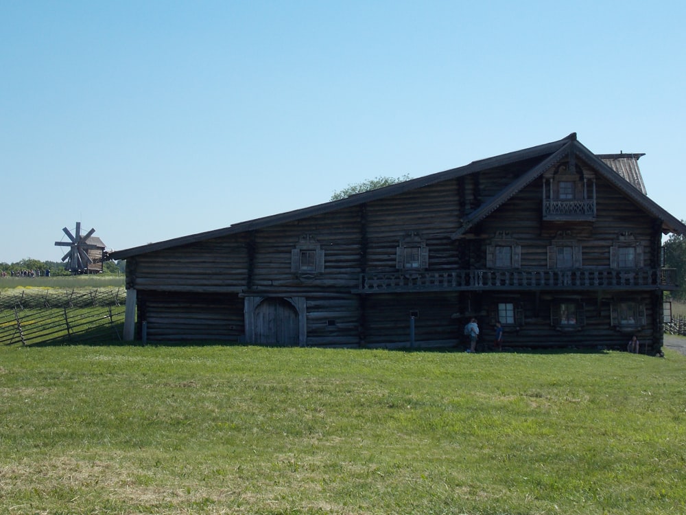 a barn in a field