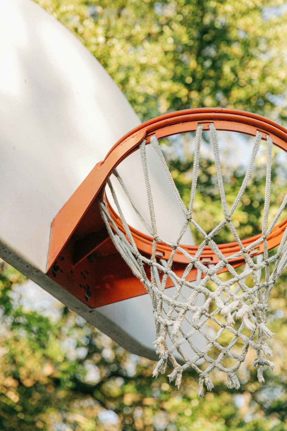 a basketball hoop with a net