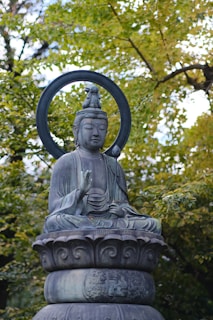 a statue of a person