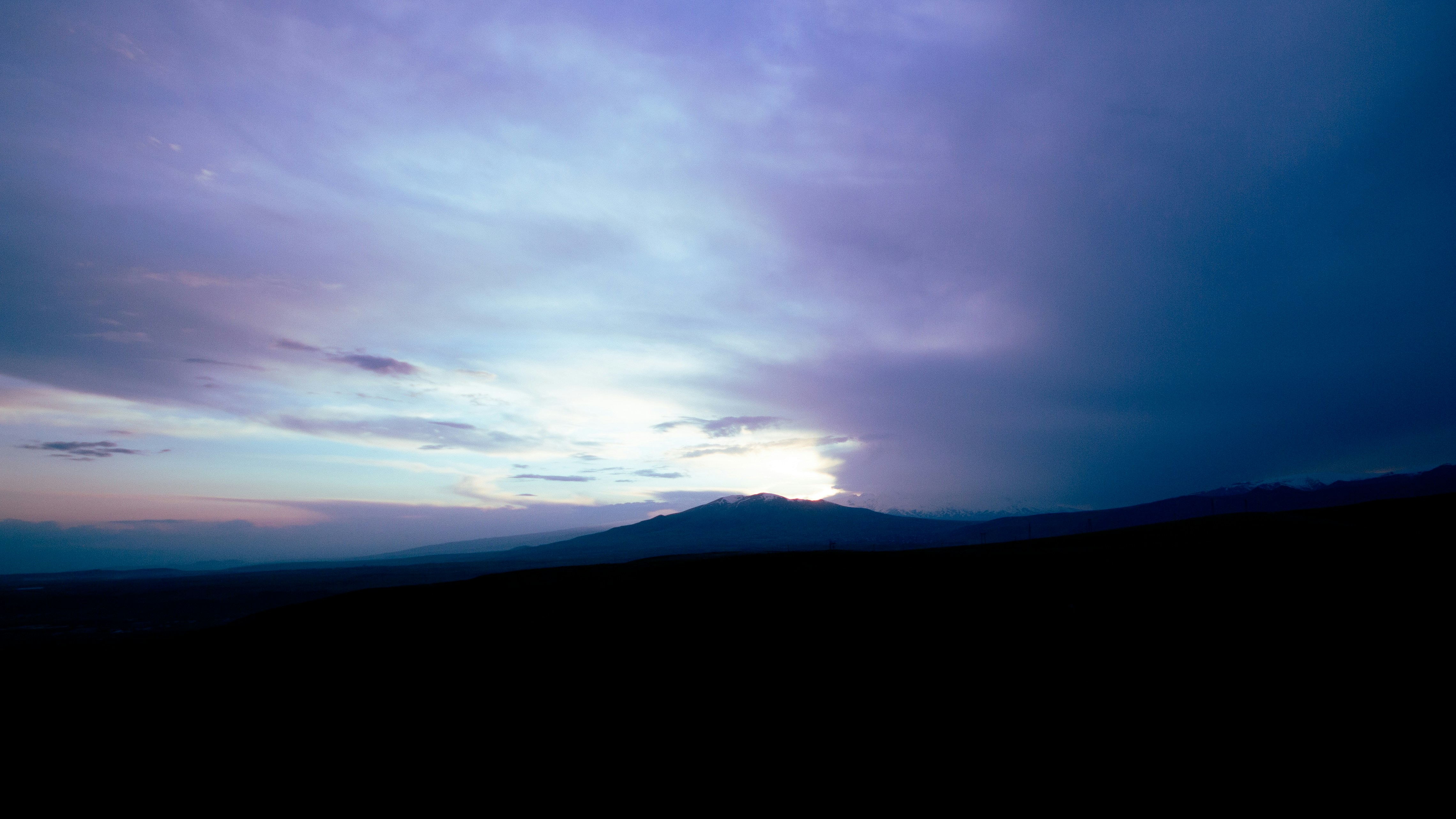 Photo by koryunhills