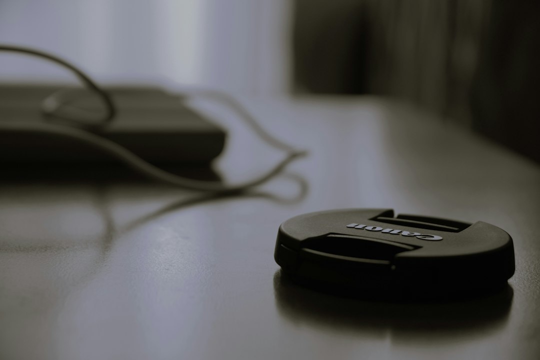 a black computer mouse