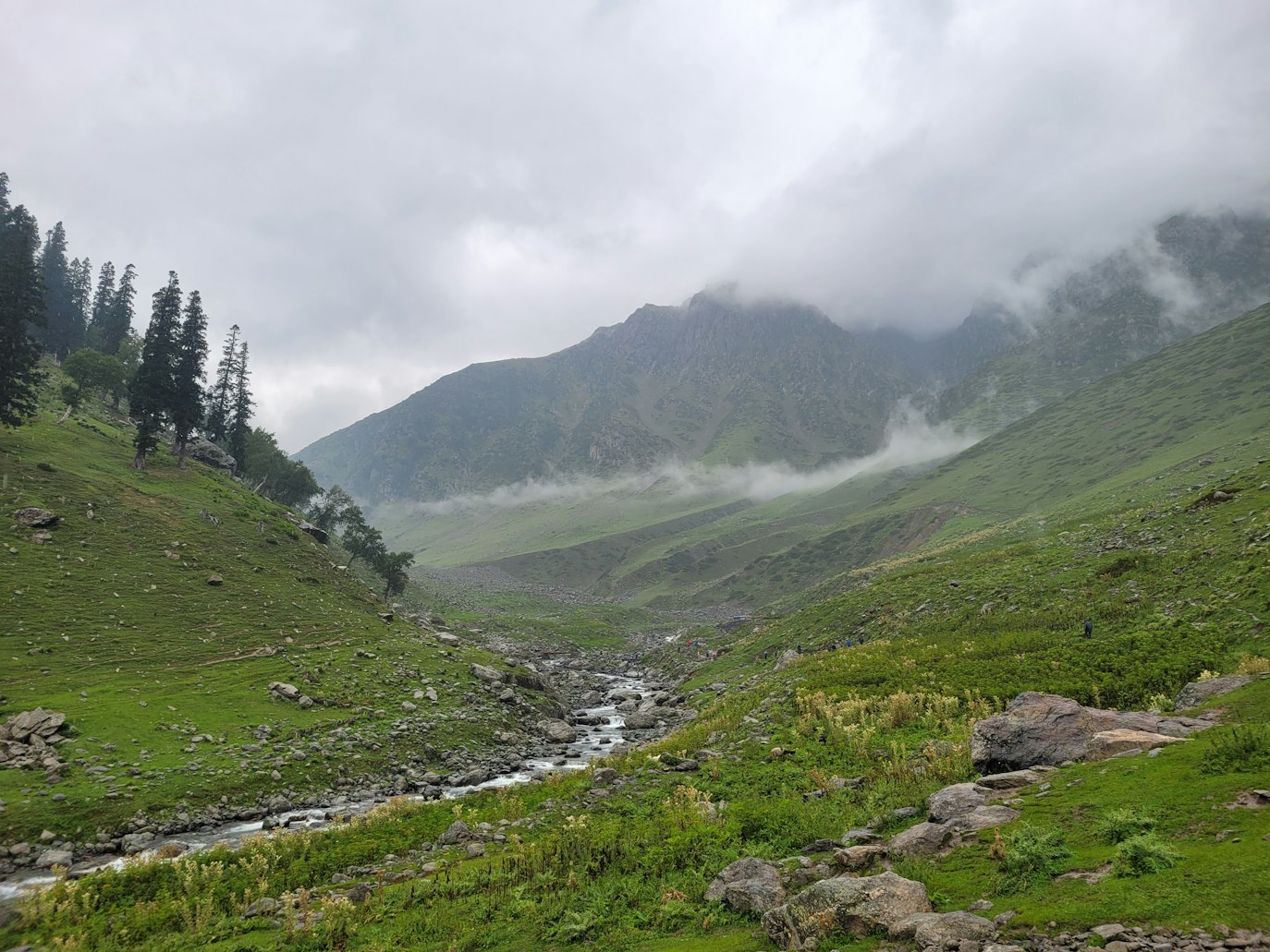 Great Lakes of Kashmir Trek