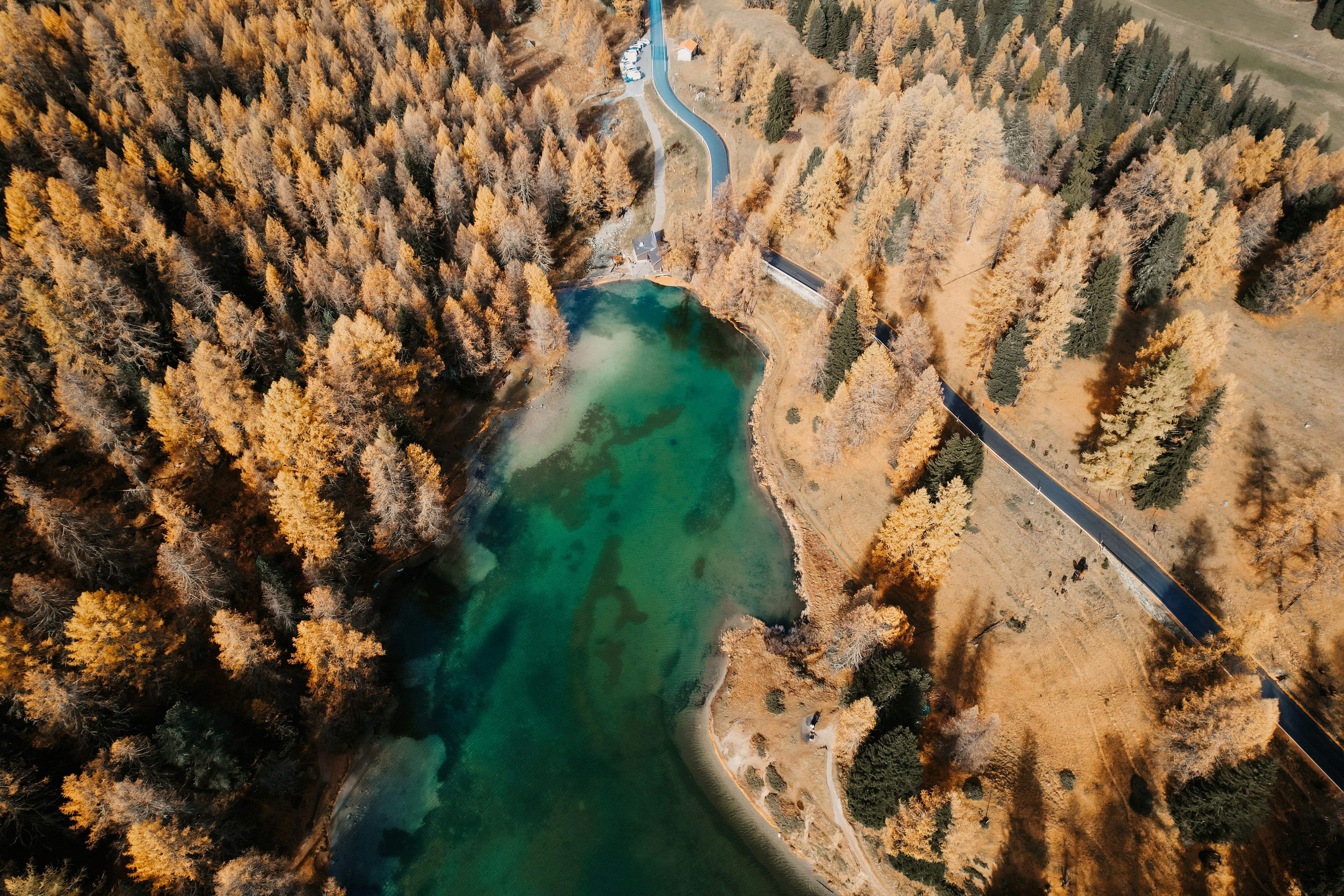 A satellite view of a river and a city photo – Free Bergün filisur ...