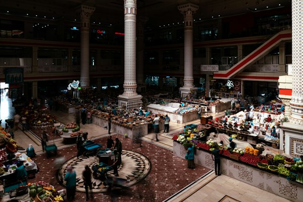 A large room with people and a large group of people — Dushanbe, Tajikistan