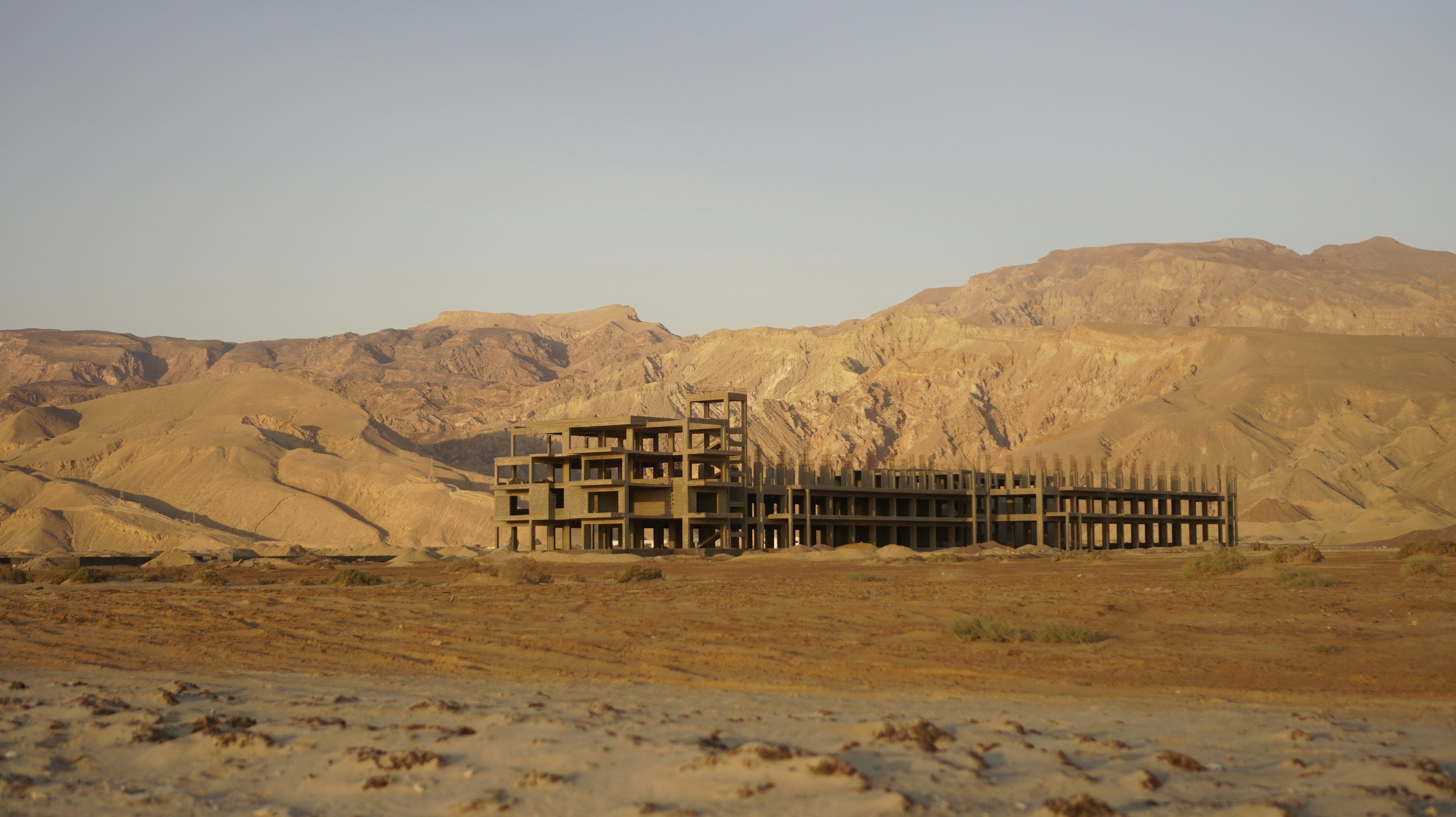 Foto zum Thema Ein Gebäude in der Wüste Kostenloses Bild zu Wasser